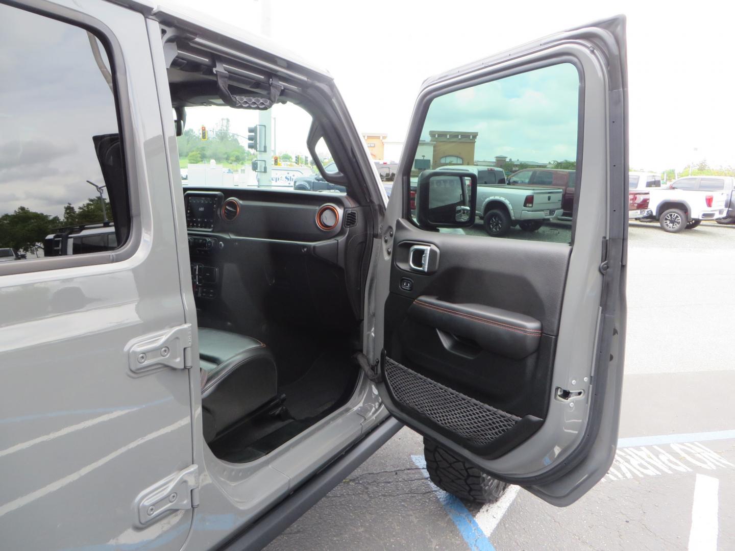 2021 Sting Grey /BLACK Jeep Gladiator Gladiator Mojave (1C6JJTEG4ML) with an 3.6L V6 engine, automatic transmission, located at 2630 Grass Valley Highway, Auburn, CA, 95603, (530) 508-5100, 38.937893, -121.095482 - Mojave Galdiator featuring a Readylift 4" suspension system, 37" Nitto Ridge Grappler tires, 17" Fuel Ammo wheels, Rugged Ridge bed cover, and window tint. - Photo#45